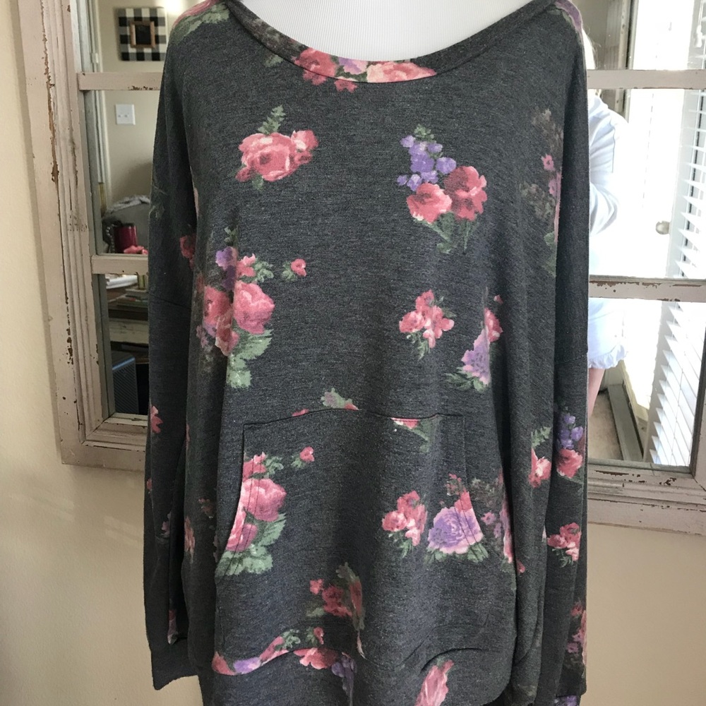 Charlotte Russe Size XL Hoodie. Like New! 💕